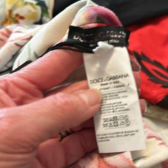 Dolce & Gabbana
Cap-Sleeve Poppy-Print Cady Stretch Top - Picture 5 of 8